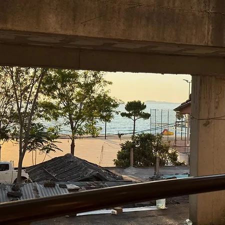 Amaris Seaview & Hotel